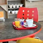 Hotel The Originals Access Aeroport, 2*
