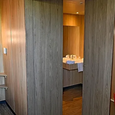 Hotel The Originals Access Aéroport, Aurillac