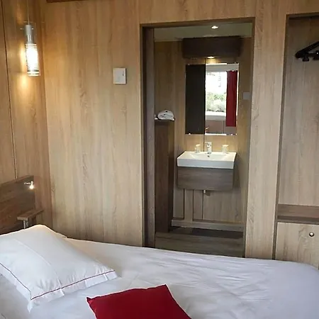 Hotel The Originals Access Aéroport, 2*
