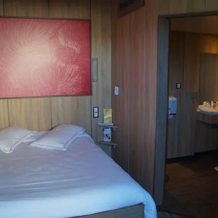 Hotel The Originals Access Aéroport, 2*