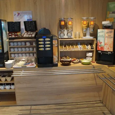欧里亚克机场原生酒店