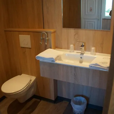 Hotel The Originals Access Aéroport,