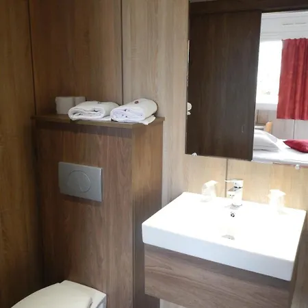 Hotel The Originals Access Aéroport, Aurillac