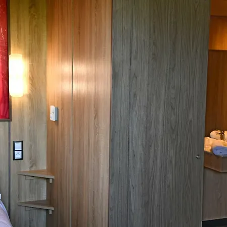 The Originals Access Aeroport, 3* Aurillac