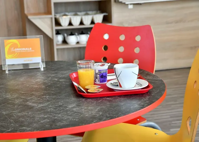 Hotel The Originals Access Aeroport, 2*